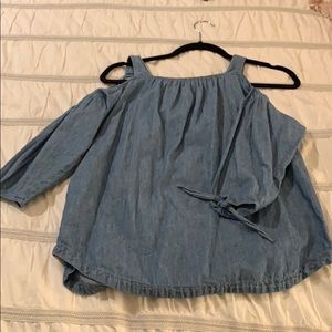 Shoulderless denim shirt